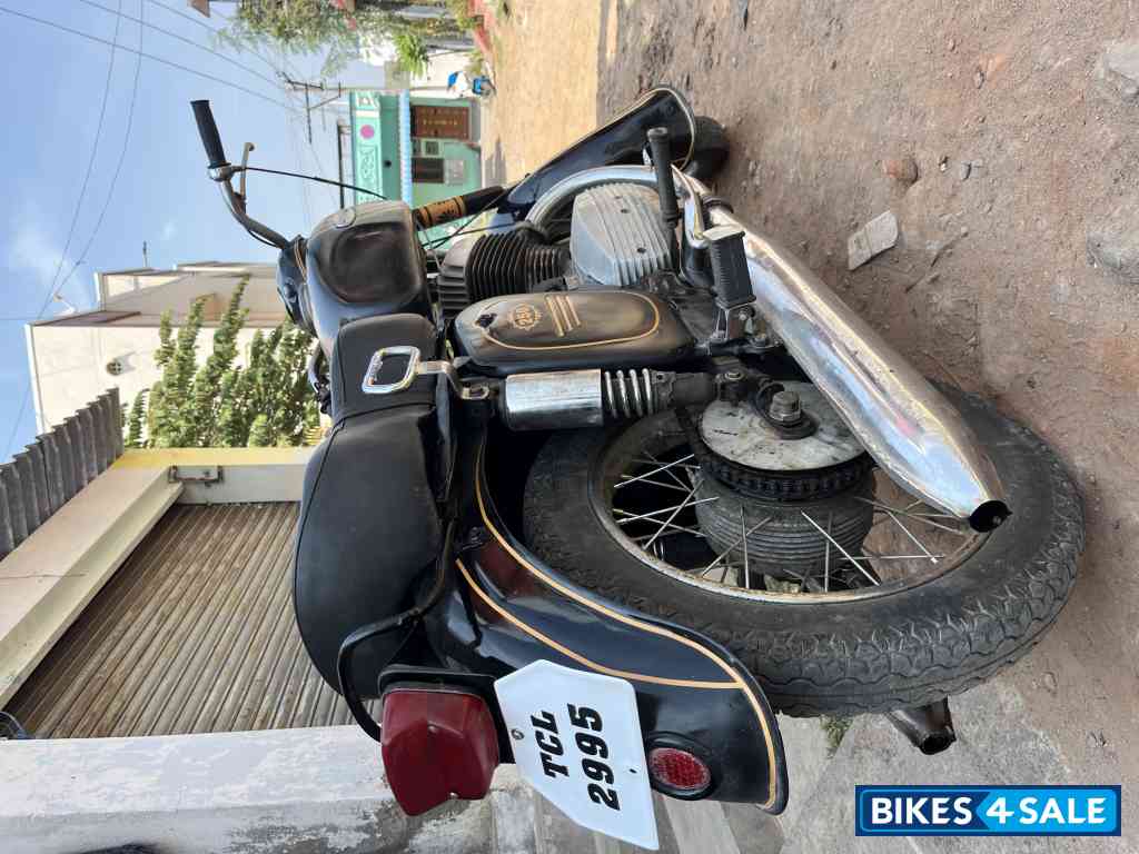 Ideal Jawa Yezdi Model B