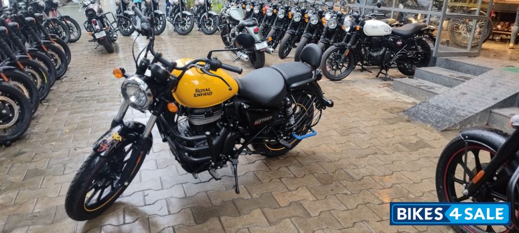 Fireball Yellow Royal Enfield Meteor 350 Fireball