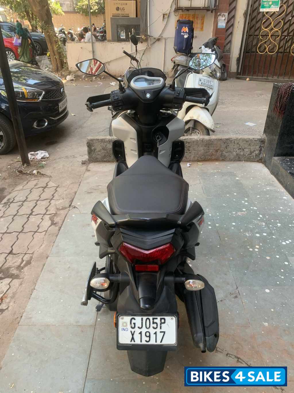 Mat Light Gray Metal Yamaha Cygnus Ray ZR Street Rally