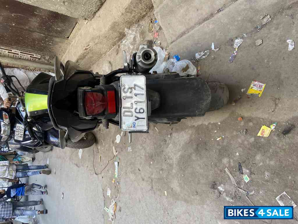 Black And Green Yamaha FZ-S FI V2