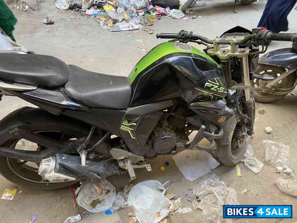 Black And Green Yamaha FZ-S FI V2