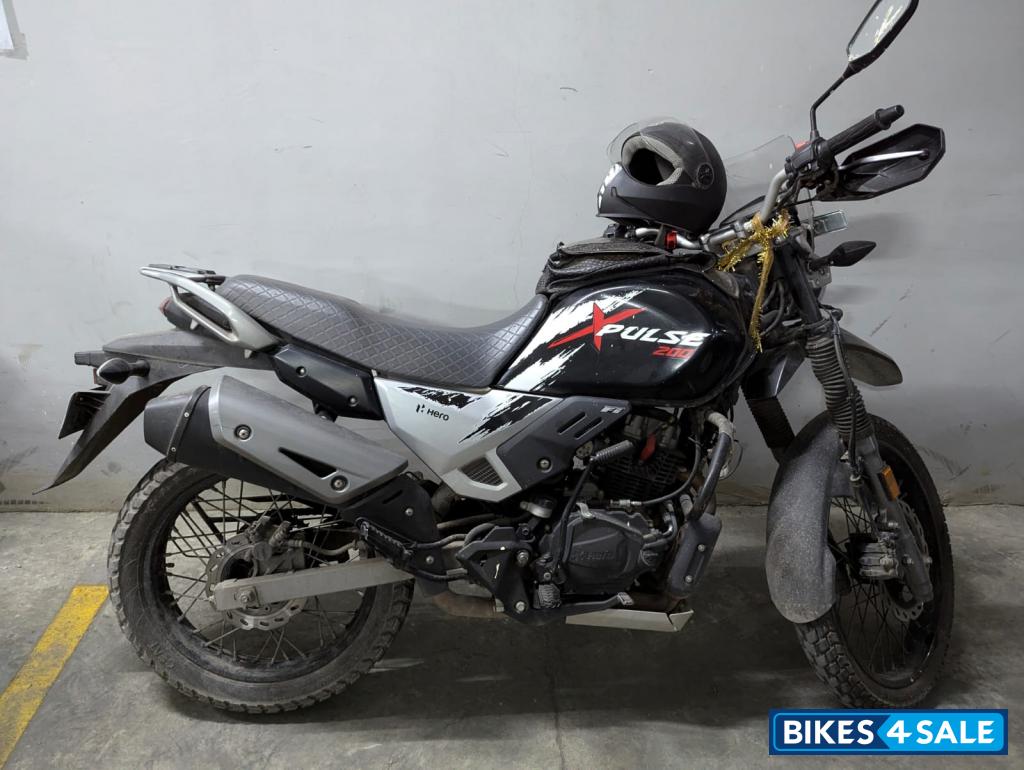 Hero XPulse 200 BS6