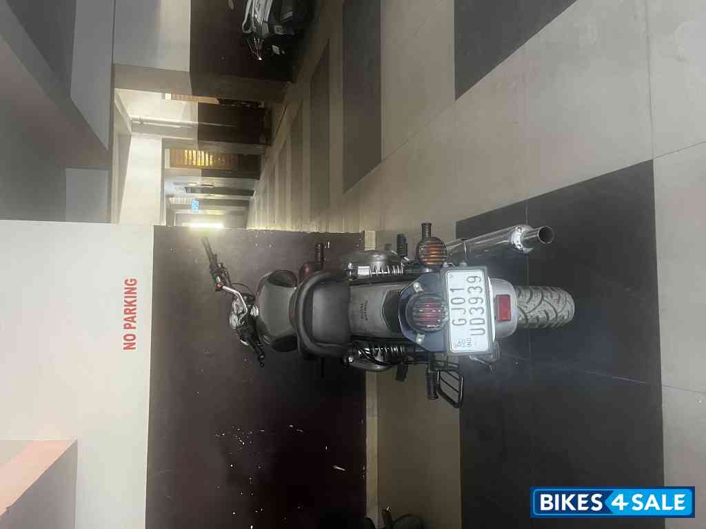 Gunmetal Grey Royal Enfield Classic Gunmetal Grey Gunmetal Grey Royal Enfield Classic Gunmetal Grey