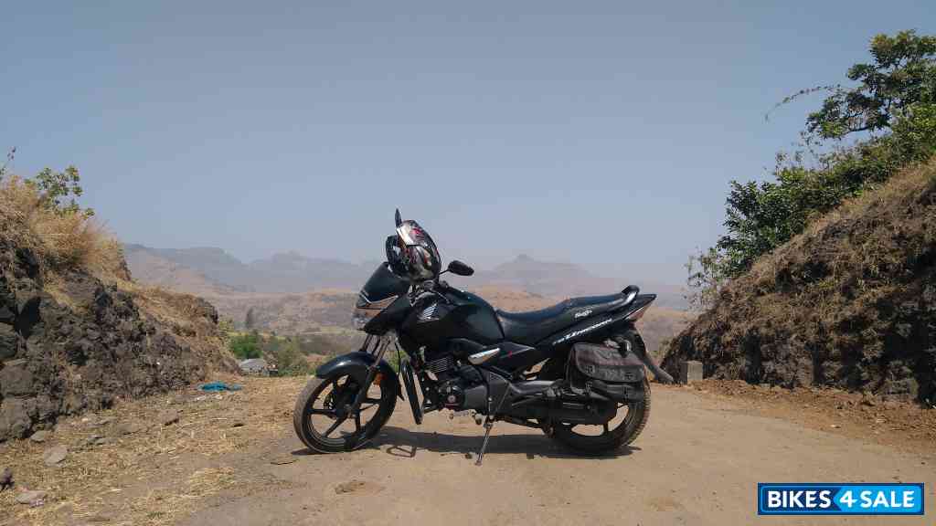 Black Honda CB Unicorn Black Honda CB Unicorn