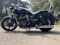 Black Royal Enfield Super Meteor 650