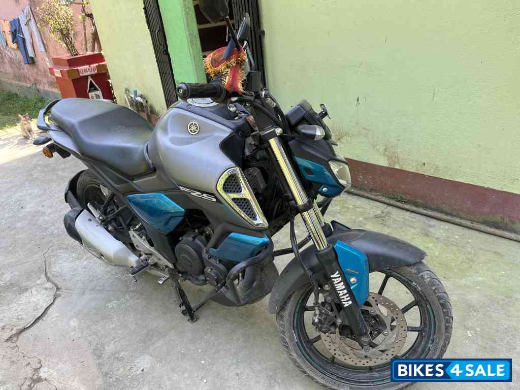 Grey Yamaha FZ FI V3 BS6