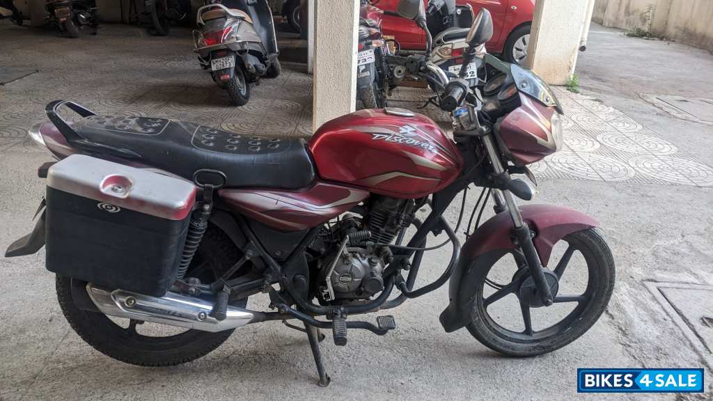 Red Bajaj Discover 100 DTS-Si