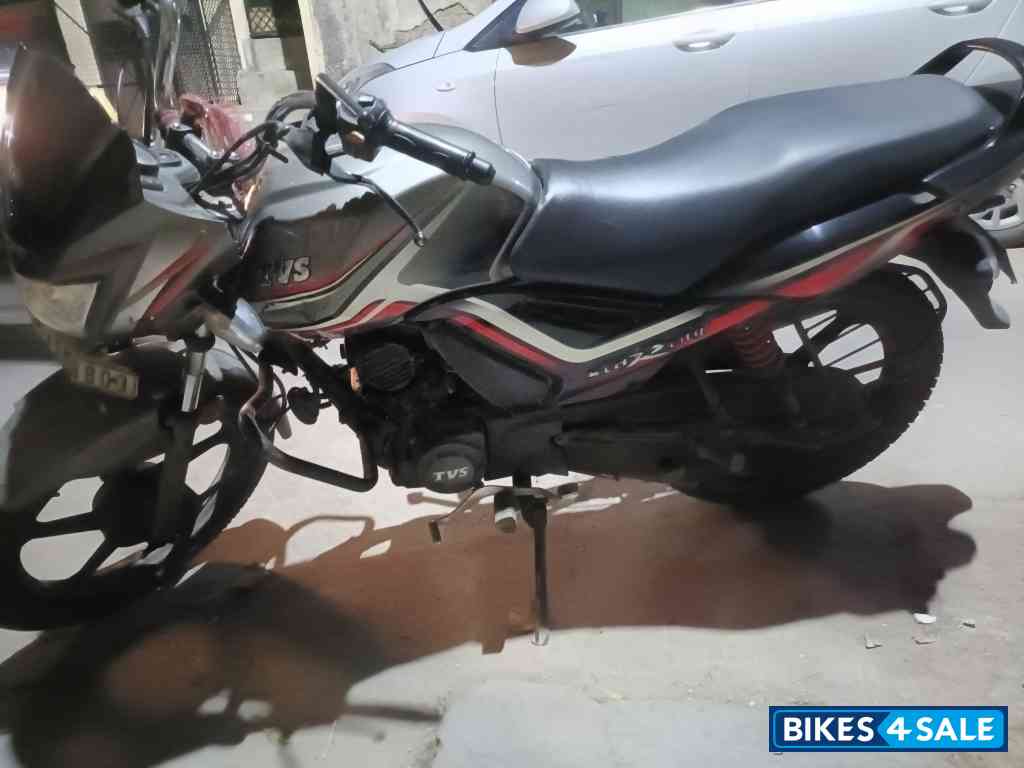 T.grey+blk TVS Star City Plus BS VI