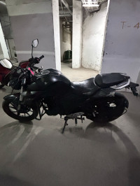 Black Yamaha FZS 25