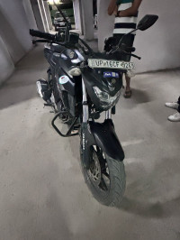 Black Yamaha FZS 25
