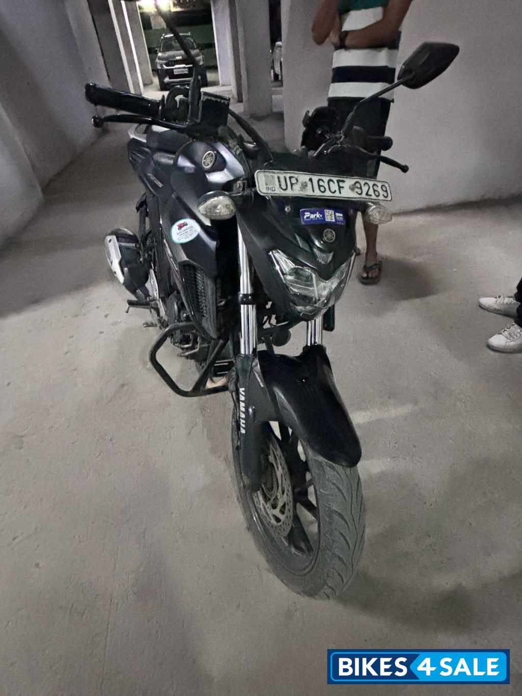 Black Yamaha FZS 25