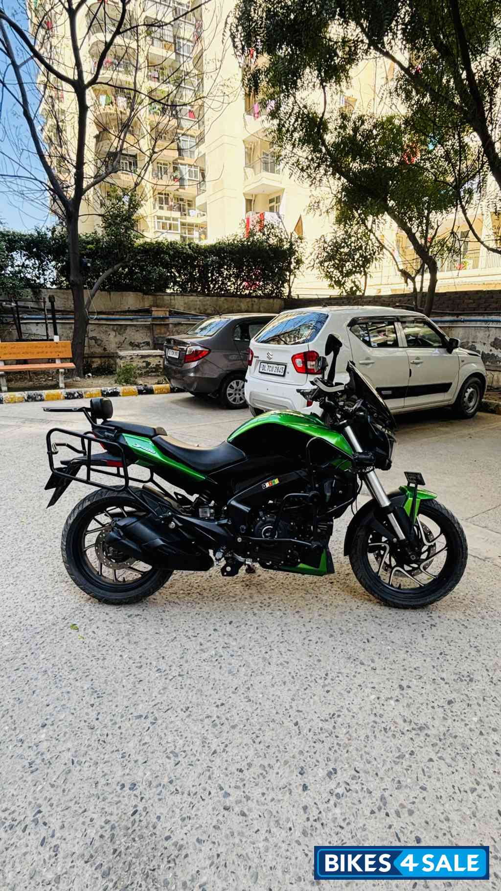 Green Bajaj Dominar 400