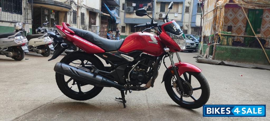 Cherry Red Honda CB Unicorn 160