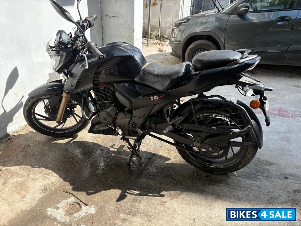 TVS Apache RTR 200 4V
