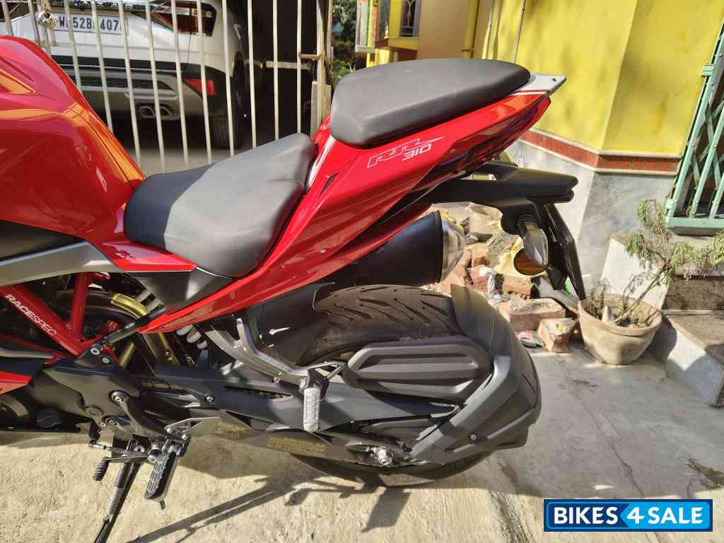 Red TVS Apache RR 310 2024