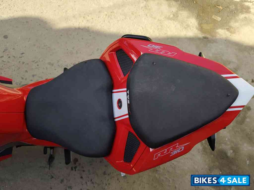 Red TVS Apache RR 310 2024