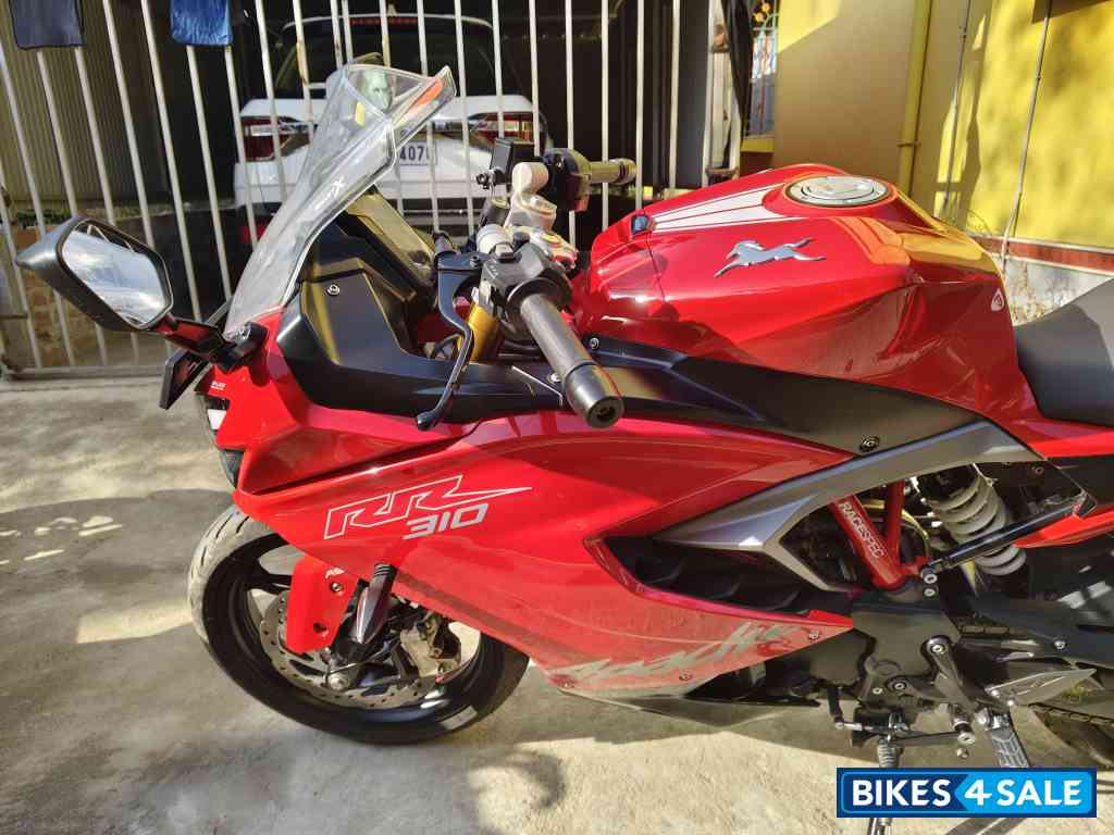Red TVS Apache RR 310 2024