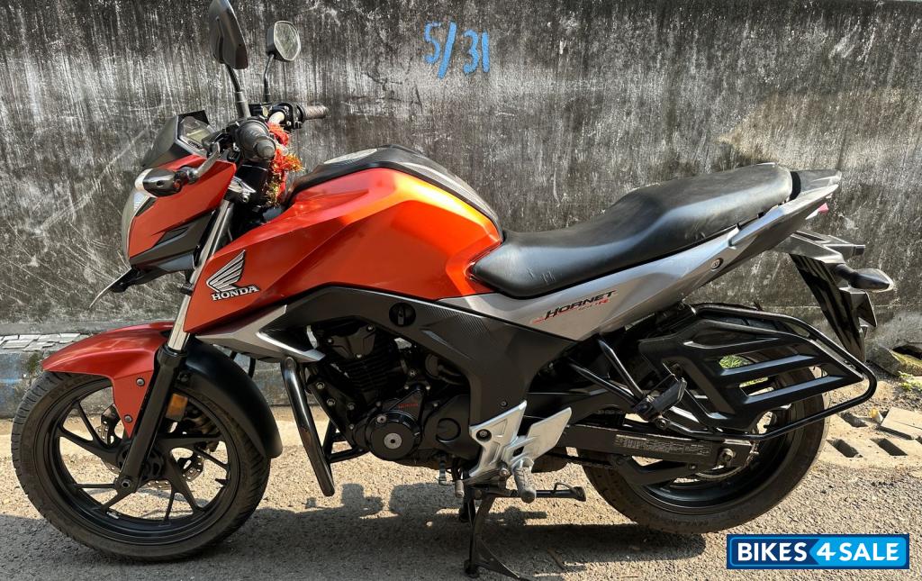 Honda CB Hornet 160R ABS