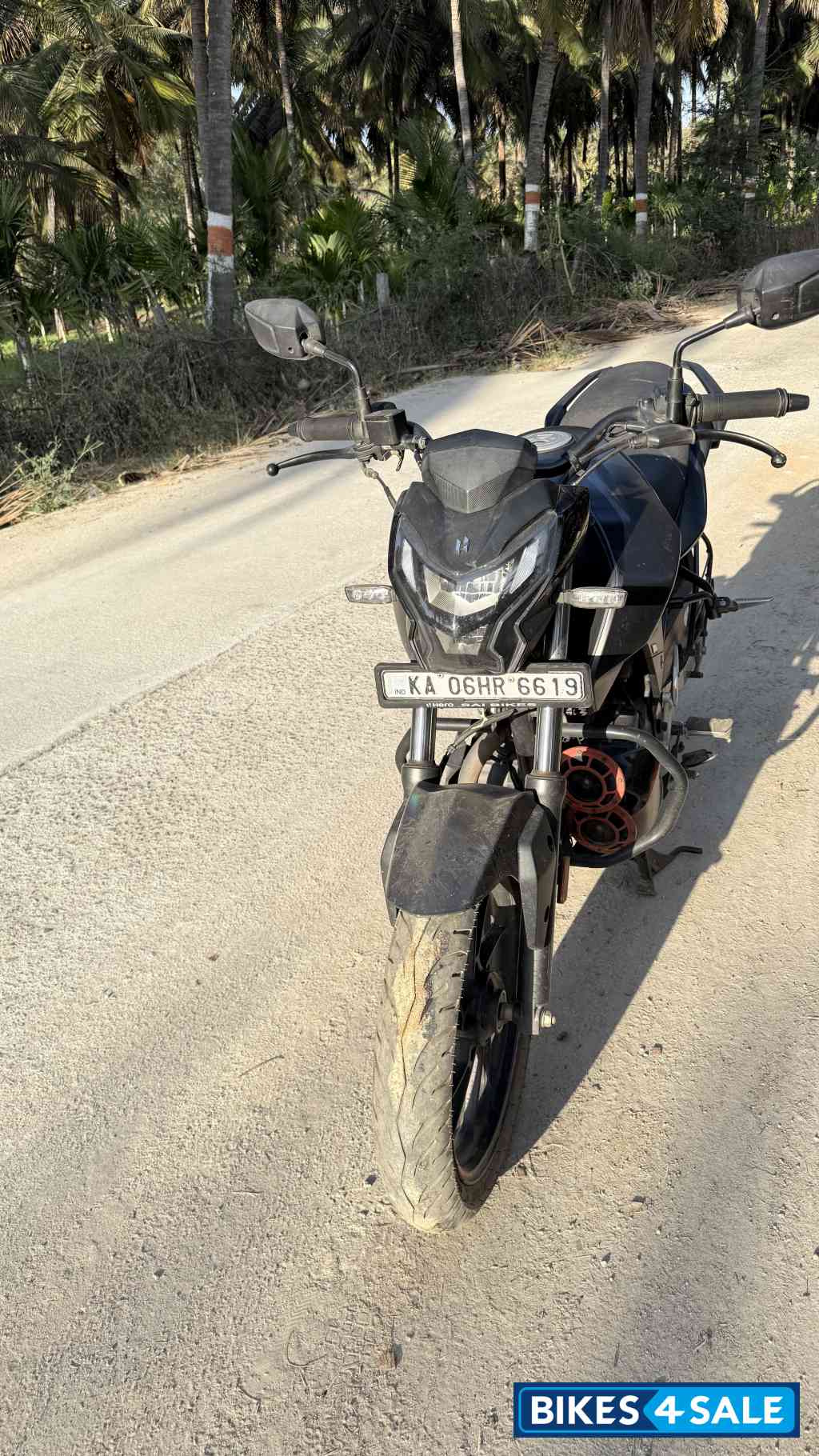 Black Hero Xtreme 160R Stealth Edition