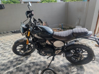 Black Triumph Scrambler 400 X