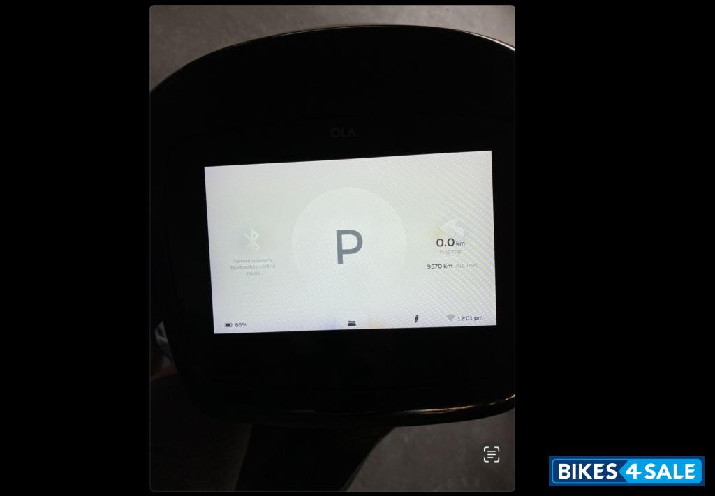 Jet Black Ola S1 Pro