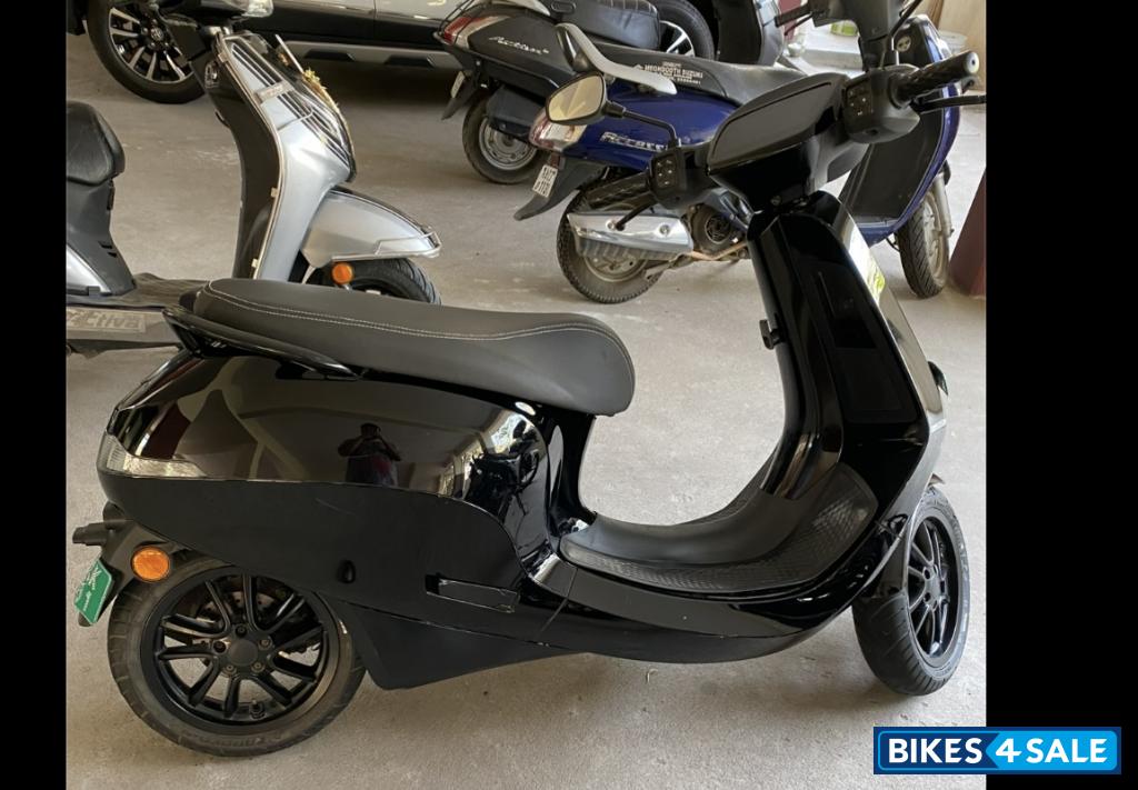 Jet Black Ola S1 Pro