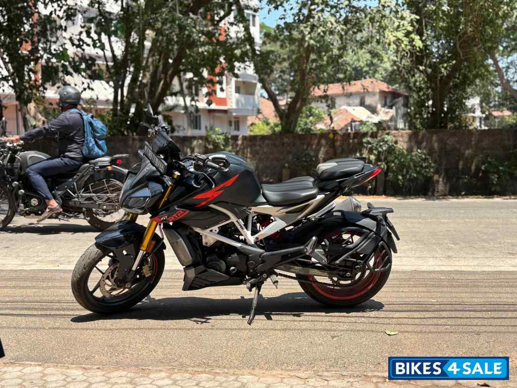 Black TVS Apache RTR 310