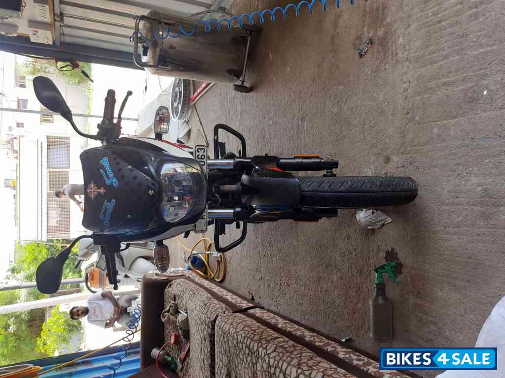 White And Red Bajaj Pulsar 150 Twin Disc BS6