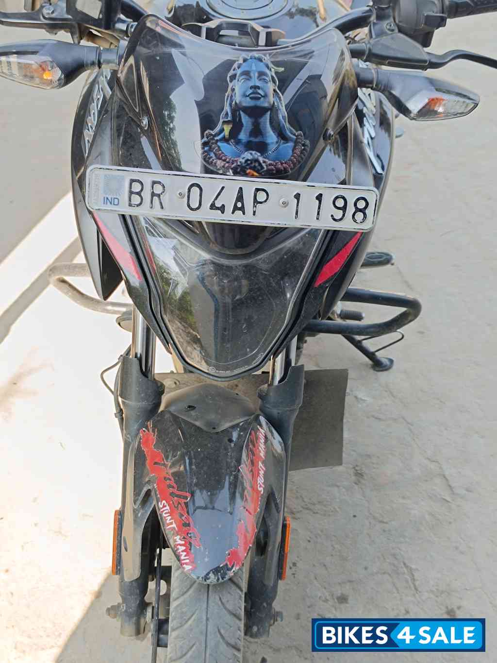 Black Bajaj Pulsar P150 Single Disc Single Seat