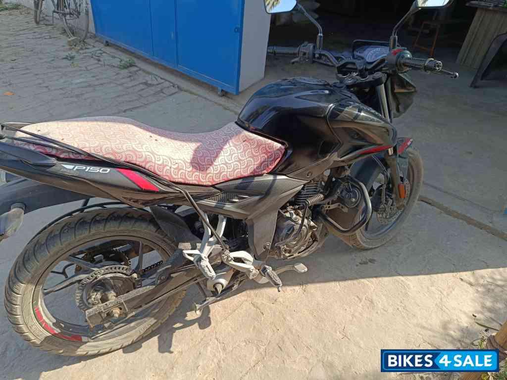 Black Bajaj Pulsar P150 Single Disc Single Seat