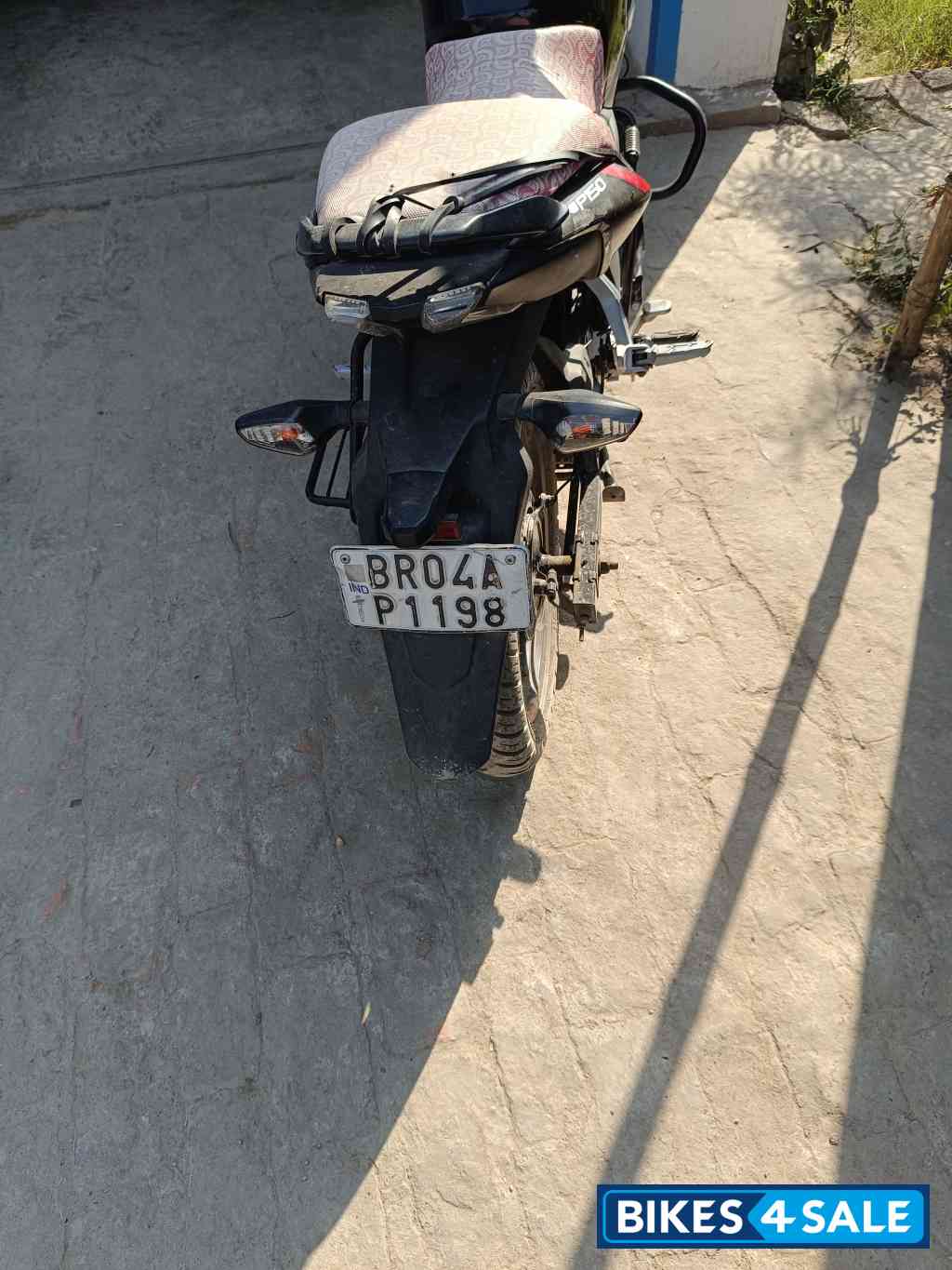Black Bajaj Pulsar P150 Single Disc Single Seat