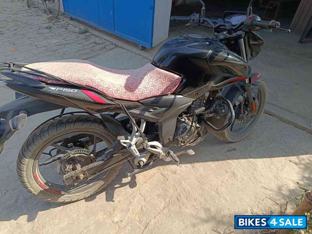 Black Bajaj Pulsar P150 Single Disc Single Seat