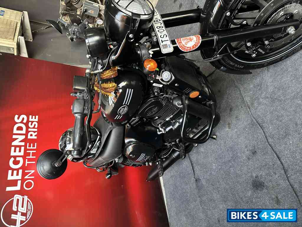 Jawa 42 Dual Channel ABS AllStar Black