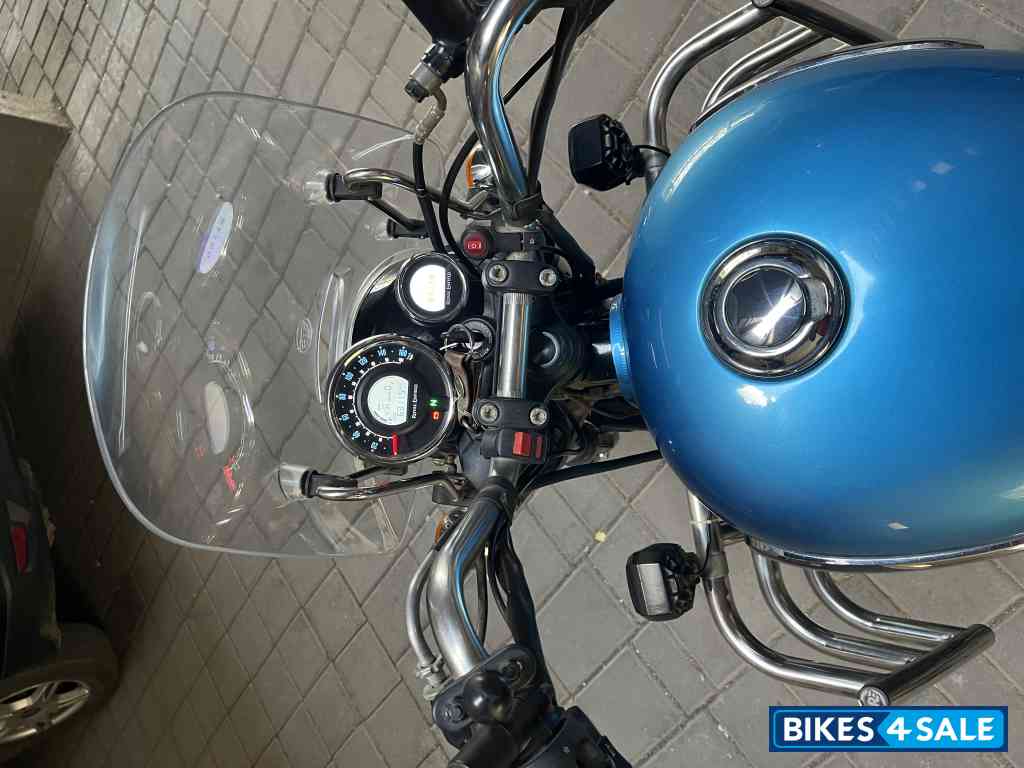 Blue Royal Enfield 2022 Meteor 350