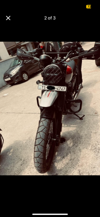 Yezdi Scrambler Dual Tone