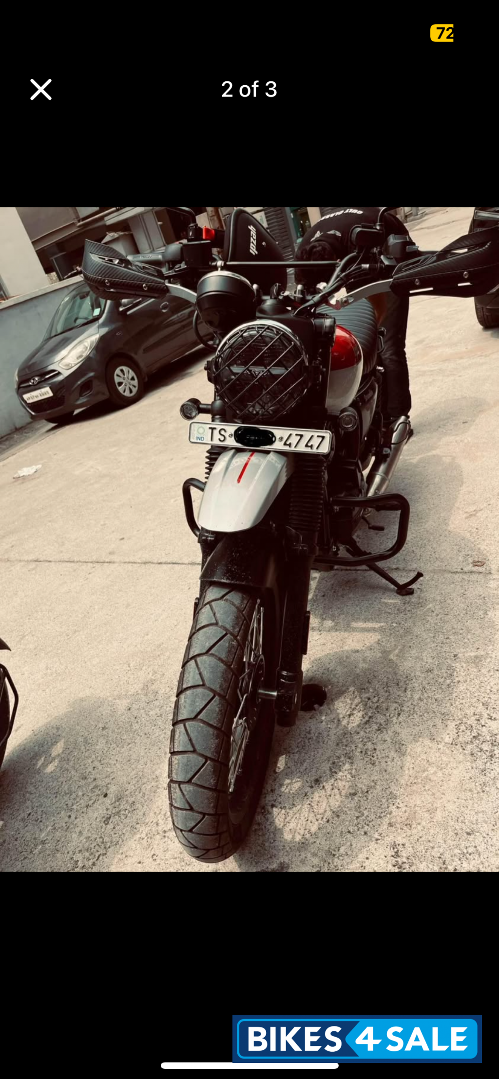 Yezdi Scrambler Dual Tone