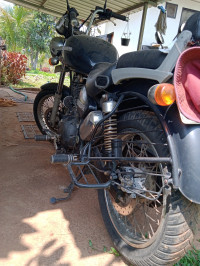 Black Royal Enfield Thunderbird 500