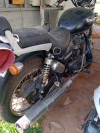 Black Royal Enfield Thunderbird 500