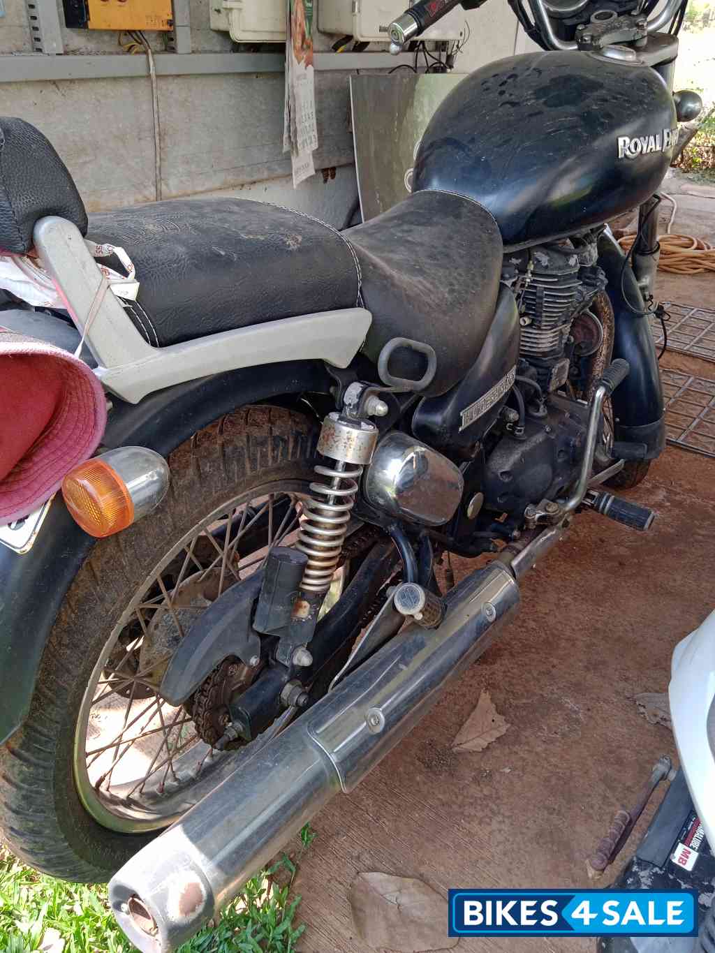 Black Royal Enfield Thunderbird 500