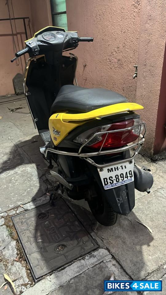Yellow Honda Dio Dio 2014