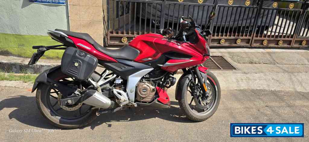 Red Bajaj Pulsar F250