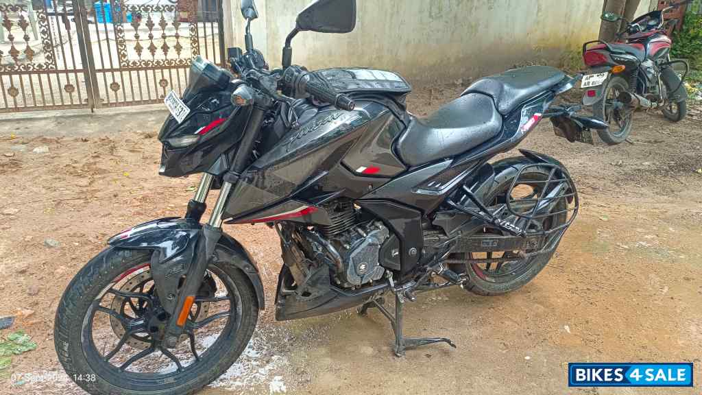 Bajaj Pulsar N160 Dual Channel ABS