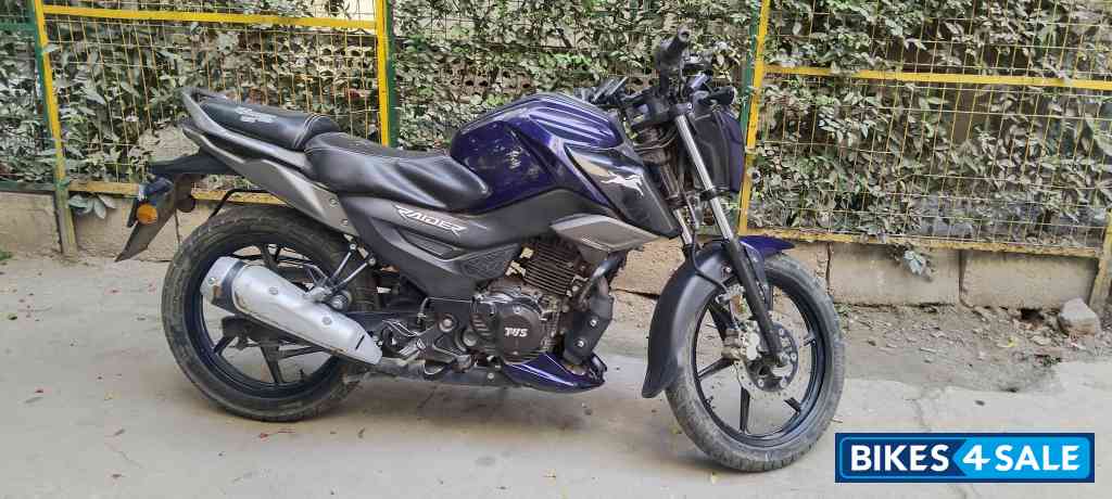 Blue TVS Raider 125