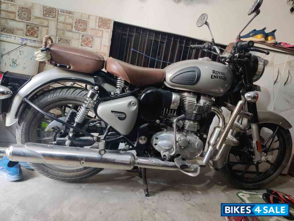 Gun Metal Grey Royal Enfield Classic 350 Dual Channel BS6