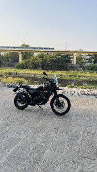 Yezdi Adventure Matte