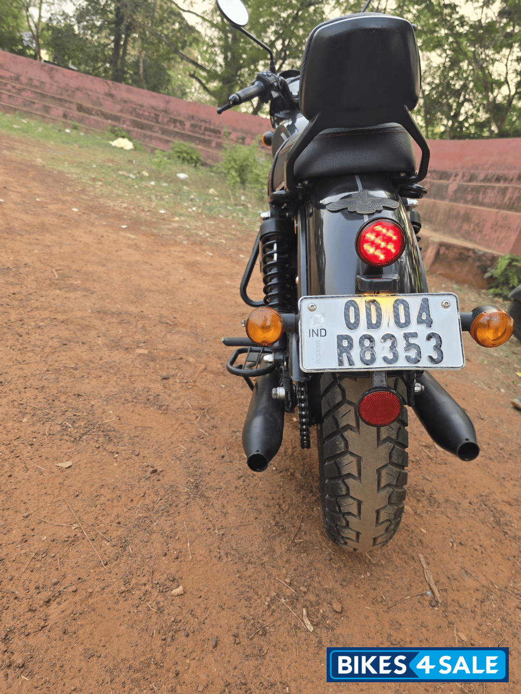 Yezdi Roadster Dark Yezdi Roadster Dark