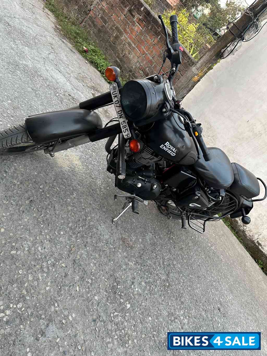 Stealth Black Royal Enfield Classic 500