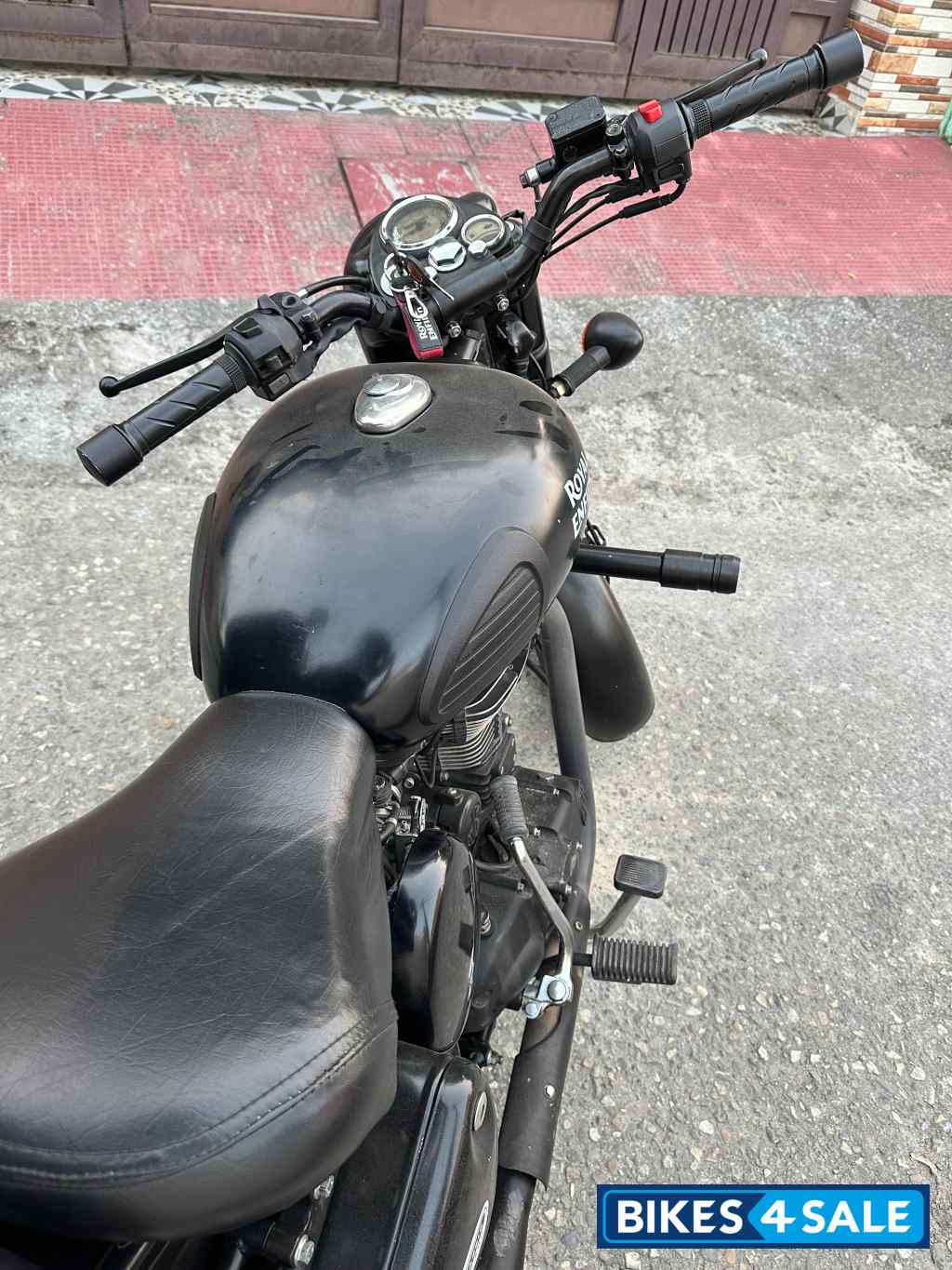 Stealth Black Royal Enfield Classic 500