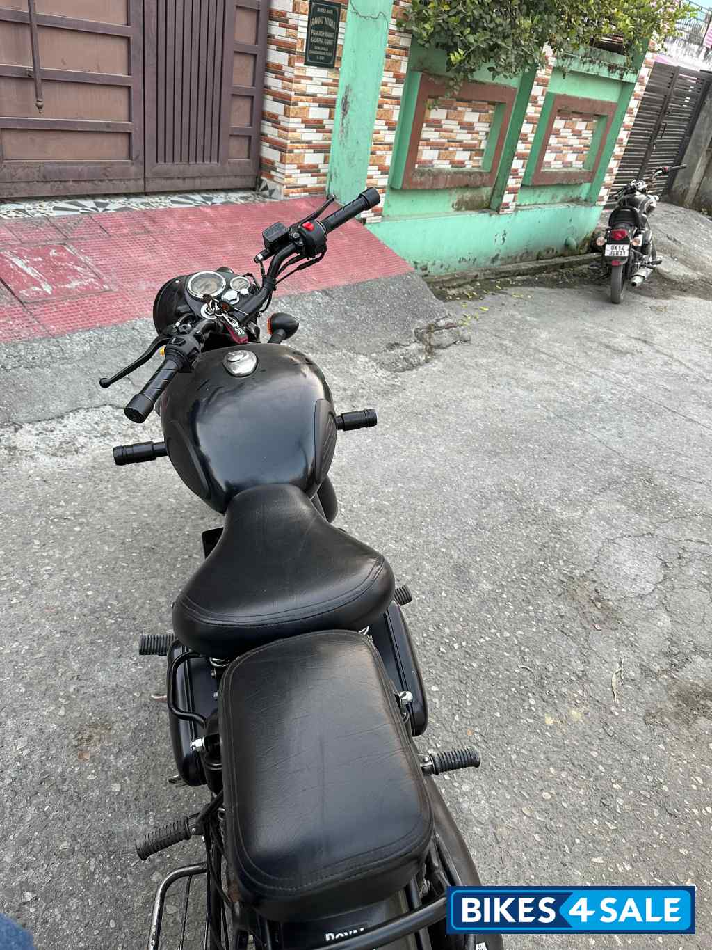 Stealth Black Royal Enfield Classic 500