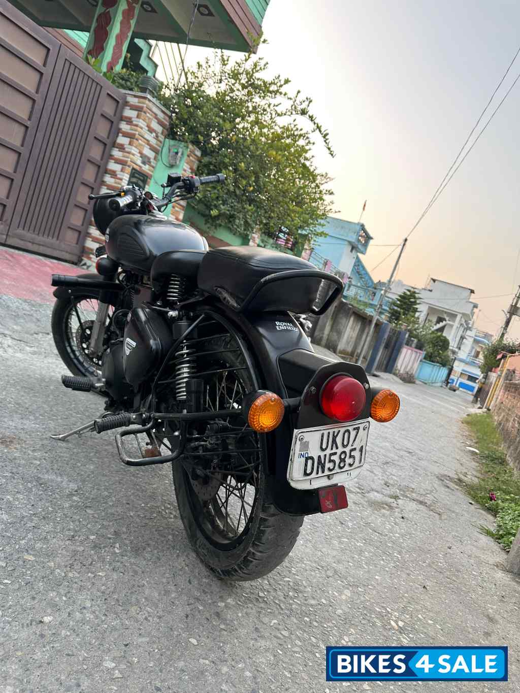 Stealth Black Royal Enfield Classic 500
